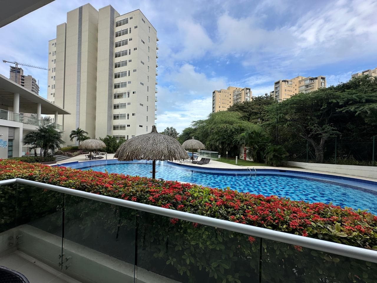 Torres Del Mar - Vista a las Piscinas 