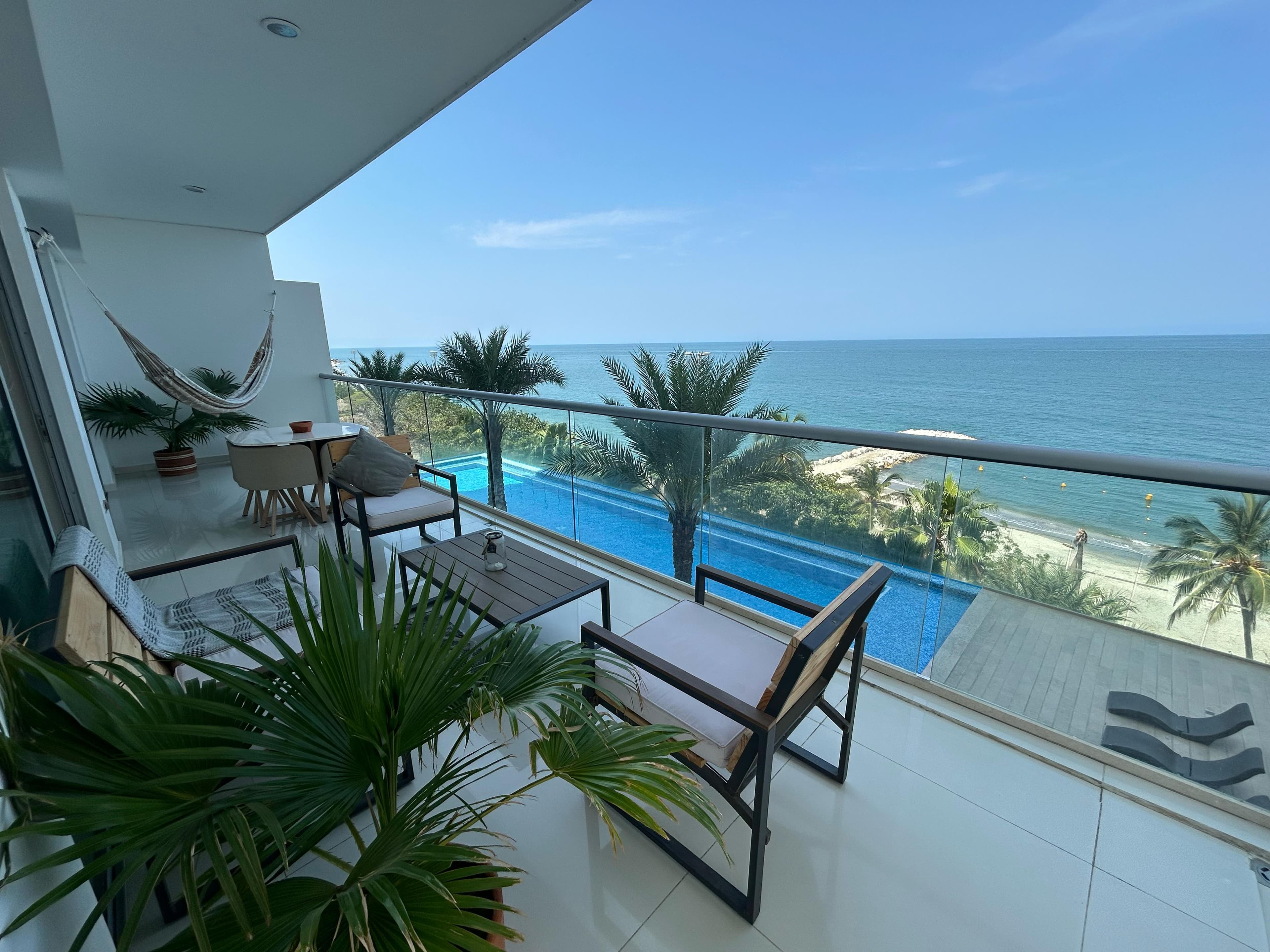 APARTAMENTO PRIMERA LINEA DE PLAYA AMBAR OCENIC 